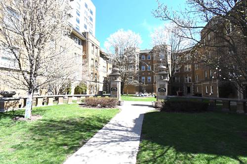 116 S Maple Unit A1, Oak Park, IL 60302
