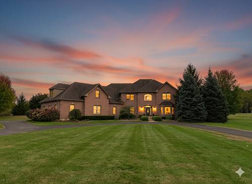 7615 Surini, Crystal Lake, IL 60012