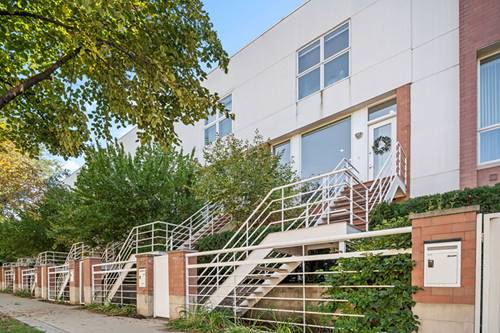 1759 W Wellington, Chicago, IL 60657
