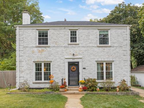 812 N President, Wheaton, IL 60187