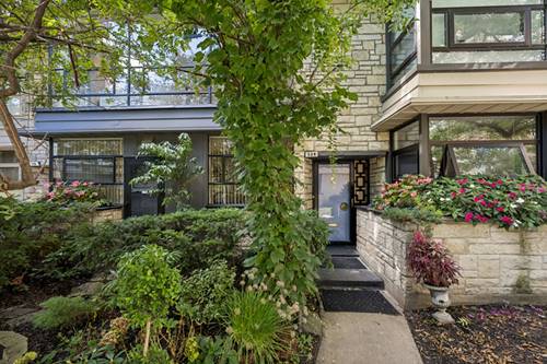 524 W Barry, Chicago, IL 60657
