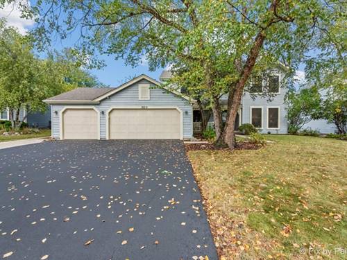 1820 Crofton, Algonquin, IL 60102