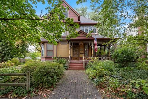 348 Arbor, West Chicago, IL 60185