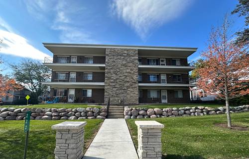222 S Tryon Unit 8, Woodstock, IL 60098
