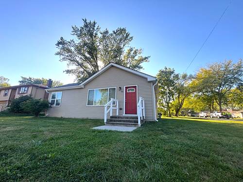 109 Oakleaf, Lake In The Hills, IL 60156