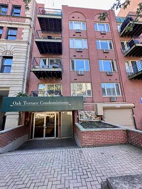 435 W Oakdale Unit 2E, Chicago, IL 60657