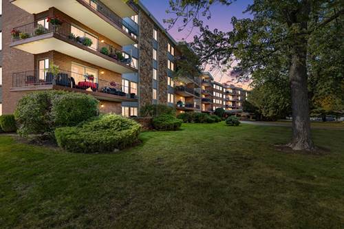 18 E Old Willow Unit 210N, Prospect Heights, IL 60070