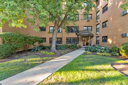 444 Washington Unit 404, Oak Park, IL 60302