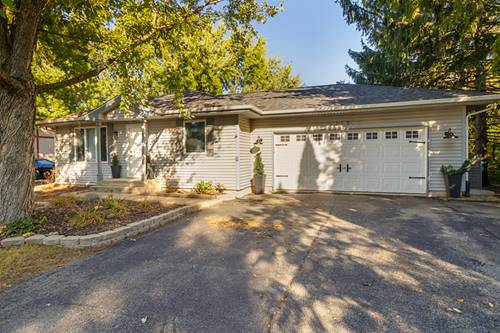 115 Se Lamplighter Loop, Poplar Grove, IL 61065