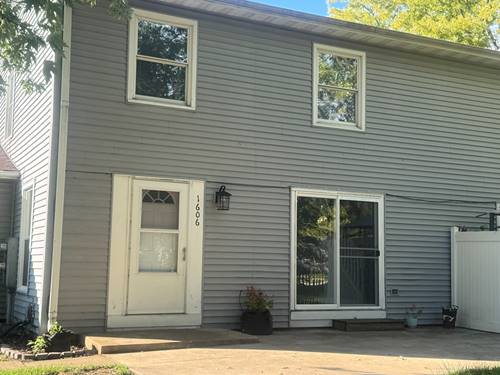 1606 E Stonehenge Unit 14-B, Sycamore, IL 60178