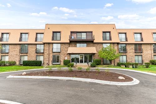 4050 Dundee Unit 205, Northbrook, IL 60062