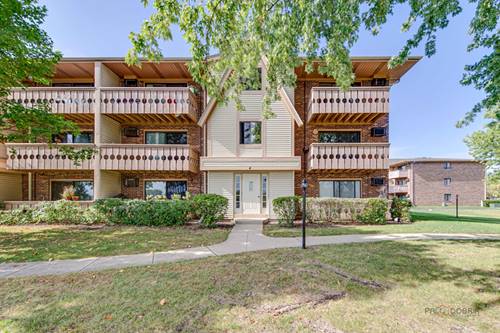 4 Parkside Unit 12, Vernon Hills, IL 60061