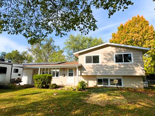 698 Sussex, Crystal Lake, IL 60014