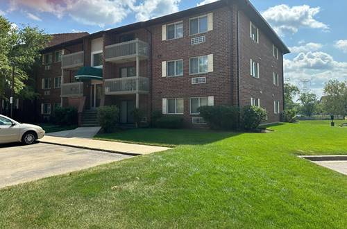 900 N Lakeside Unit 1A, Vernon Hills, IL 60061