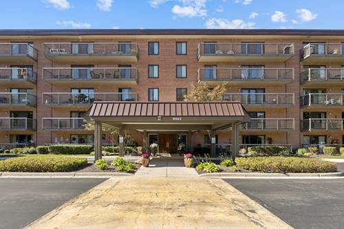 6443 Clarendon Hills Unit 206, Willowbrook, IL 60527