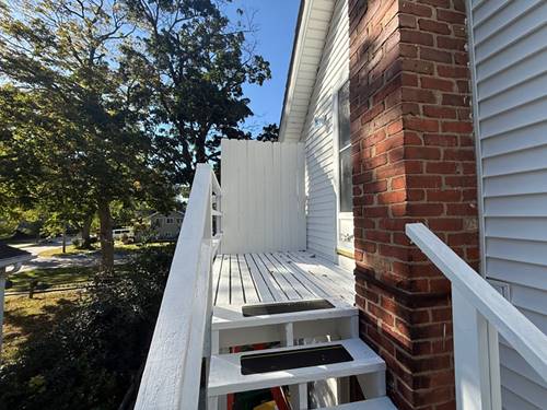 326 1/2 S Walnut Unit Upper, Sycamore, IL 60178