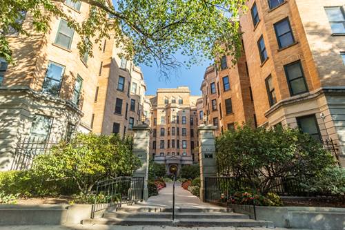 550 W Surf Unit 204, Chicago, IL 60657