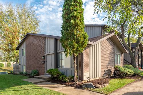730 Circle, Roselle, IL 60172