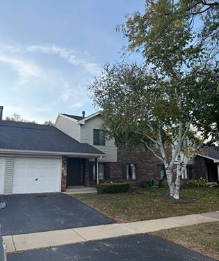 630 Cross Creek Unit BB2, Roselle, IL 60172