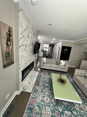 6807 S Calumet Unit 1, Chicago, IL 60637