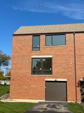 3732 Capri, Glenview, IL 60025