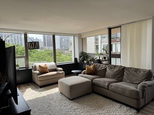 1460 N Sandburg Unit 501, Chicago, IL 60610