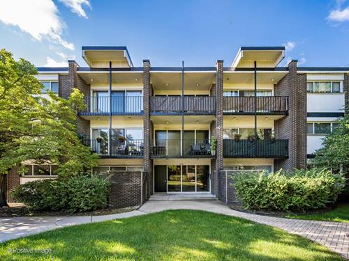 4710 Russett Unit R1, Skokie, IL 60076