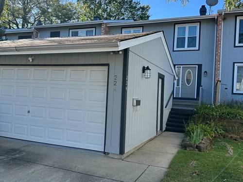 224 Oakwood, Bloomingdale, IL 60108