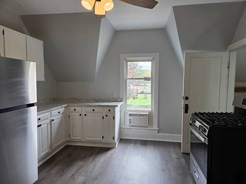 14 Lincoln Unit 2, Crystal Lake, IL 60014