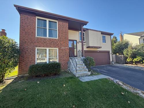 425 Beechwood, Westmont, IL 60559
