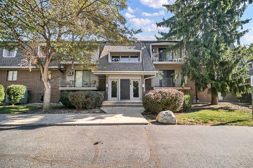 138 E Bailey Unit M, Naperville, IL 60565