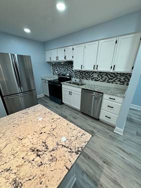 830 E Old Willow Unit 8-107, Prospect Heights, IL 60070