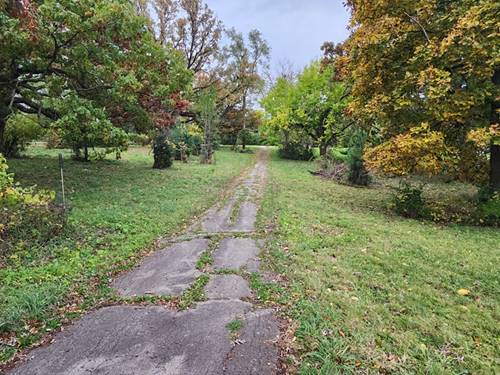 31W184 Wolsfeld, Elgin, IL 60120