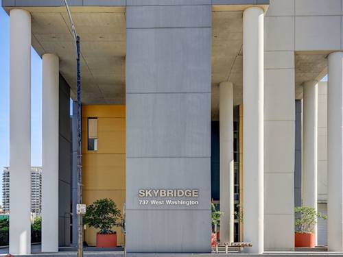 737 W Washington Unit 1209, Chicago, IL 60661