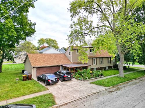 320 W Donovan, Woodstock, IL 60098
