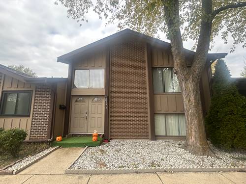 532 E Devon, Roselle, IL 60172