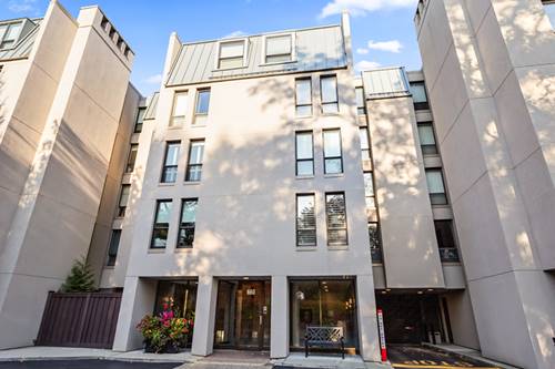 660 Winnetka Mews Unit 214, Winnetka, IL 60093