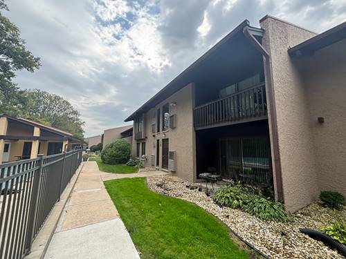 1050 Holbrook Unit 1H, Homewood, IL 60430