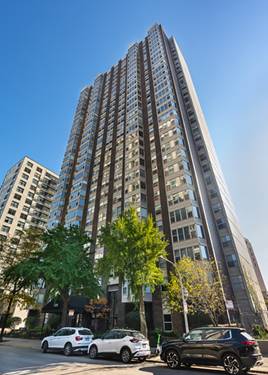 525 W Hawthorne Unit 1204, Chicago, IL 60657