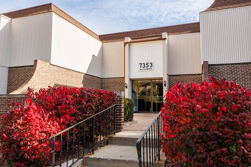 7353 Blackburn Unit K-206, Downers Grove, IL 60516