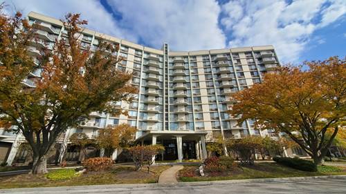 20 N Tower Unit 6J, Oak Brook, IL 60523