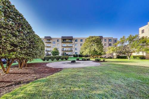 5840 W 104th Unit 209, Oak Lawn, IL 60453