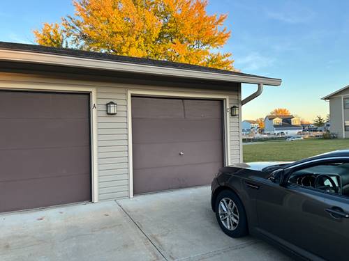 5820 Wilshire Unit C, Hanover Park, IL 60133