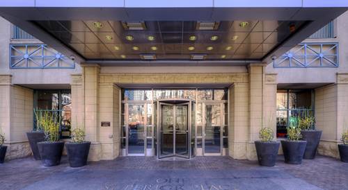 1 W Superior Unit 609, Chicago, IL 60654