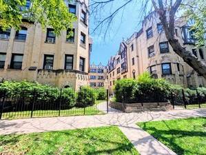 5655 N Spaulding Unit 2W, Chicago, IL 60659