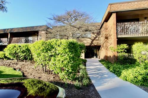 10 Old Oak Unit 103, Buffalo Grove, IL 60089