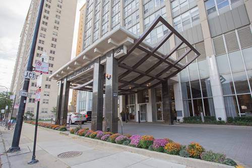 655 W Irving Park Unit 5104, Chicago, IL 60613