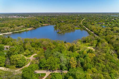 41 Hawthorne, Barrington Hills, IL 60010