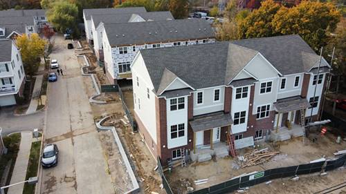 184 N East River, Des Plaines, IL 60016