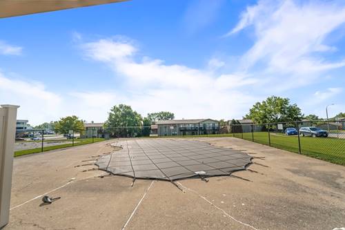 5880 Rembrandt Unit C, Hanover Park, IL 60133